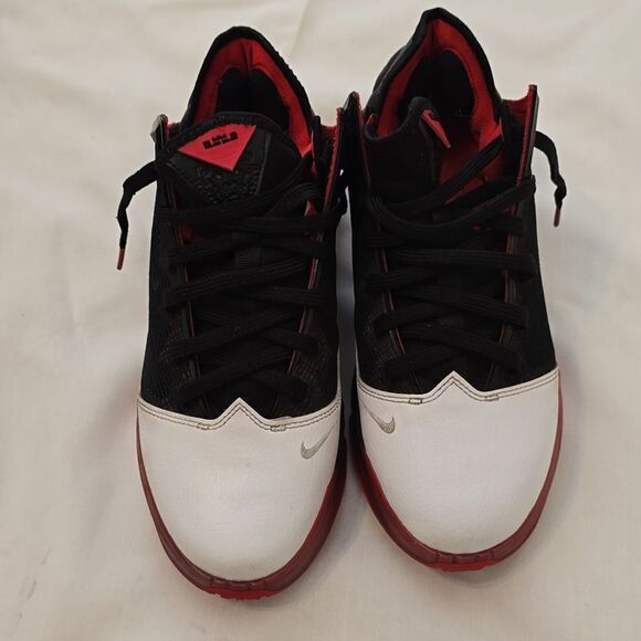 Lebron 19 Low men\'s 8 main image 8